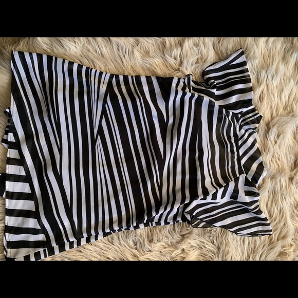 Black and white stripe blouse - Picture 6 of 6